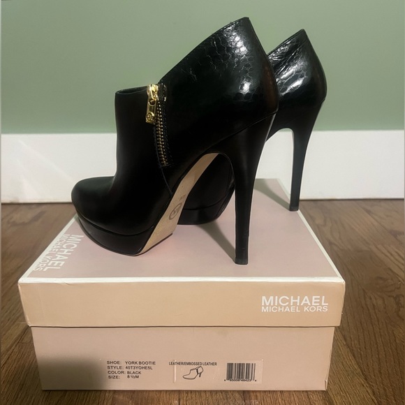 MICHAEL Michael Kors York Booties 8.5 - Picture 7 of 16